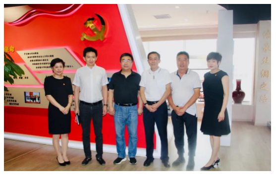 河東區(qū)政法委、春華街領(lǐng)導來到永誠世佳開展對企服務活動