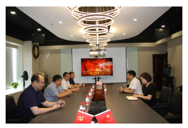 春華街道黨工委領(lǐng)導率隊到永誠世佳走訪交流
