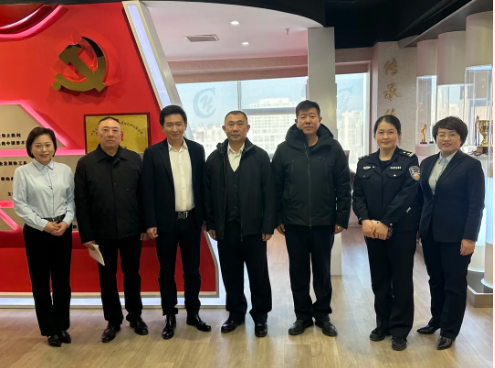 天津海關(guān)緝私局領(lǐng)導走訪天津出入境檢驗檢疫協(xié)會及執(zhí)行會長單位永誠世佳