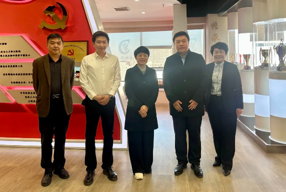 河東區(qū)委社會工作部領(lǐng)導走訪春華街道商會會長單位永誠世佳